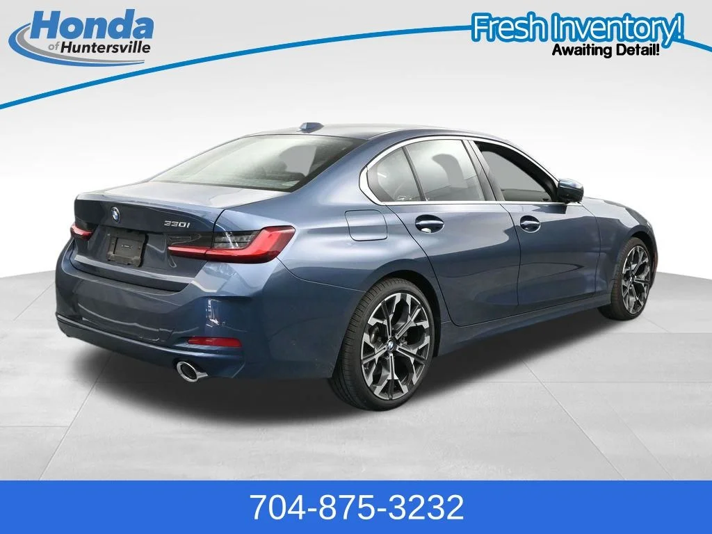 2025 BMW 3 Series 330i - Photo 8