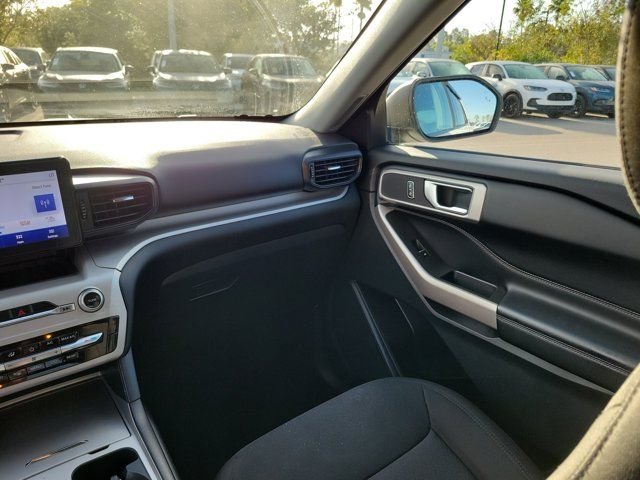 Used 2023 White Metallic Ford XLT image 18