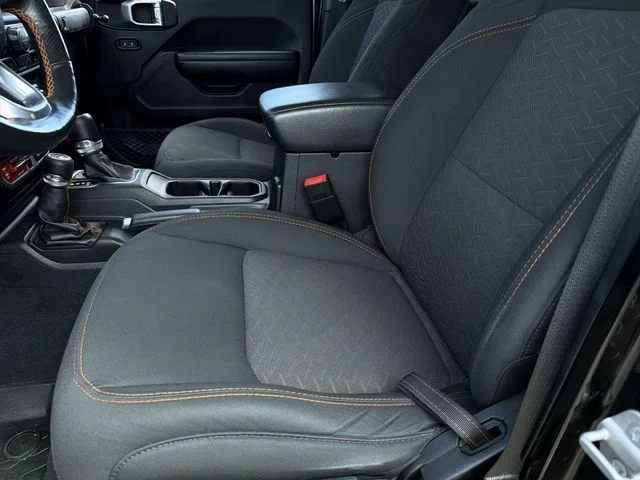 Used 2020 Black Jeep Mojave image 21