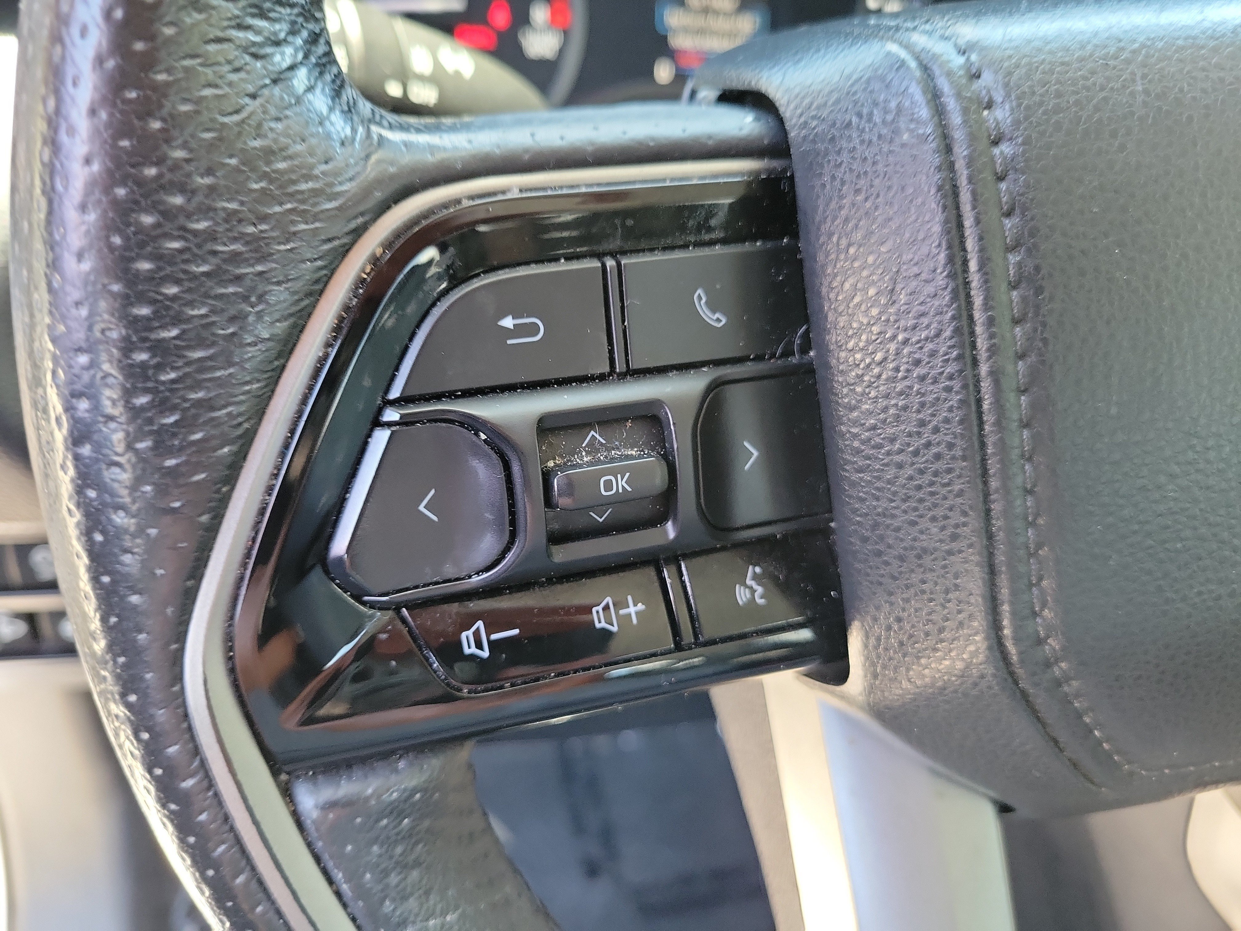 Used 2024 Ice Toyota SR5 image 22