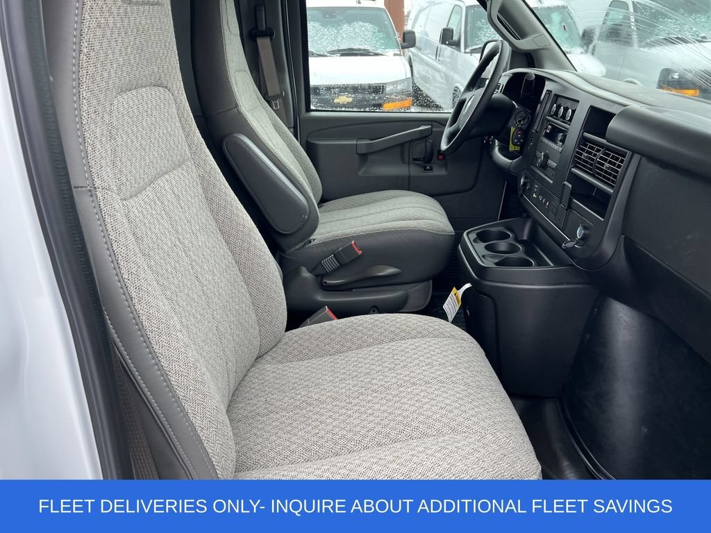 2025 Chevrolet Express Cargo Work Van - Photo 10