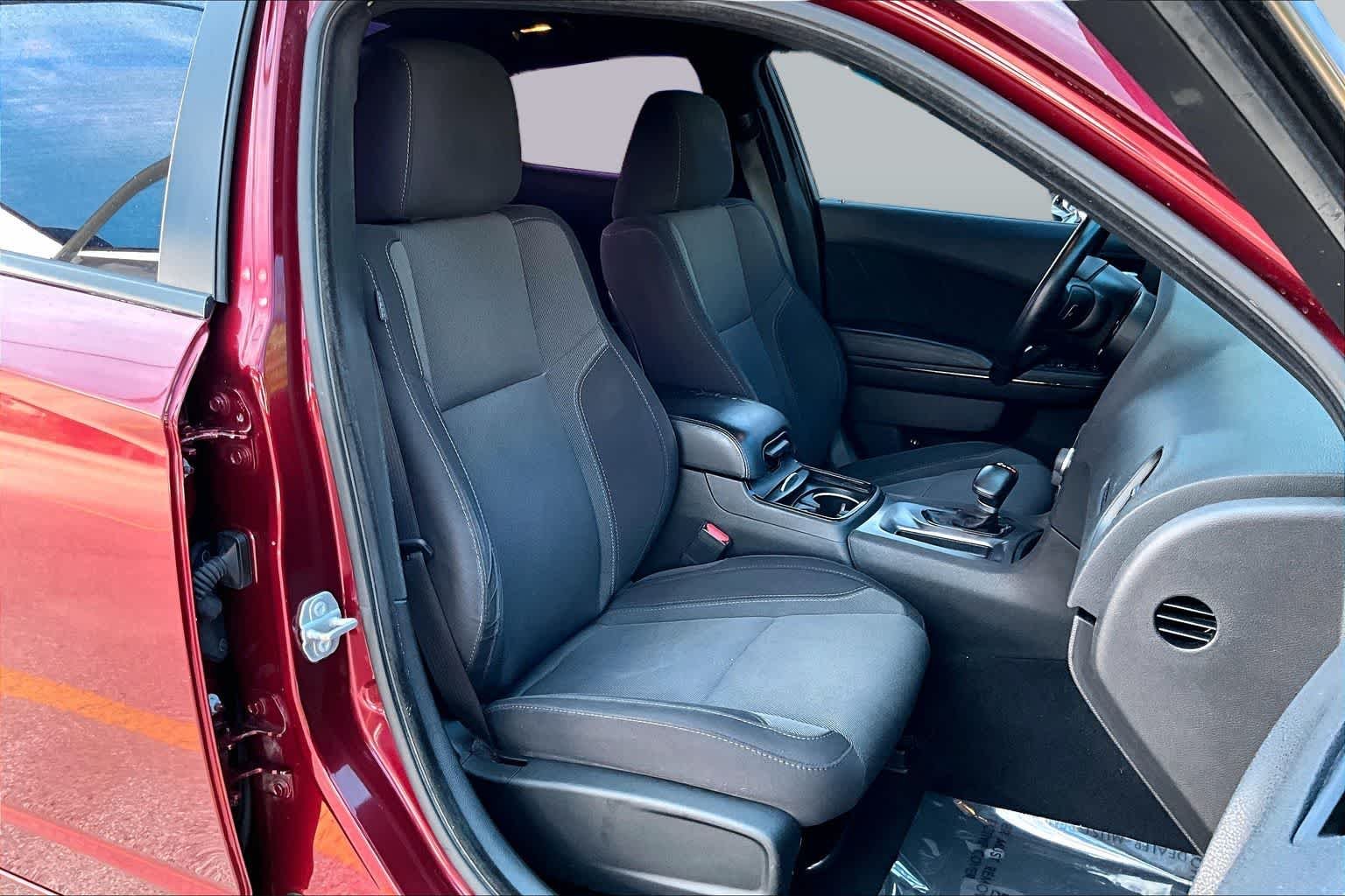 Used 2019 Octane Red Pearlcoat Dodge SXT image 9