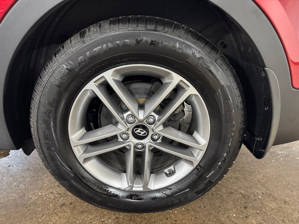 Used 2018 Red Hyundai 2.4 Base image 9