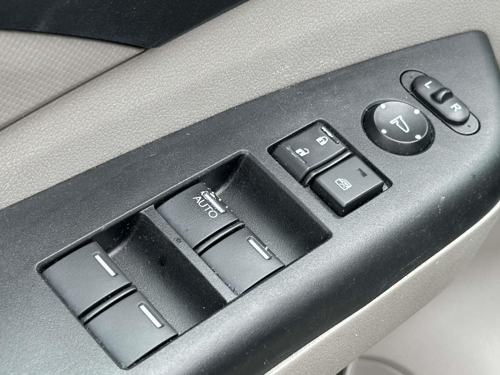 Used 2014  Honda LX image 25