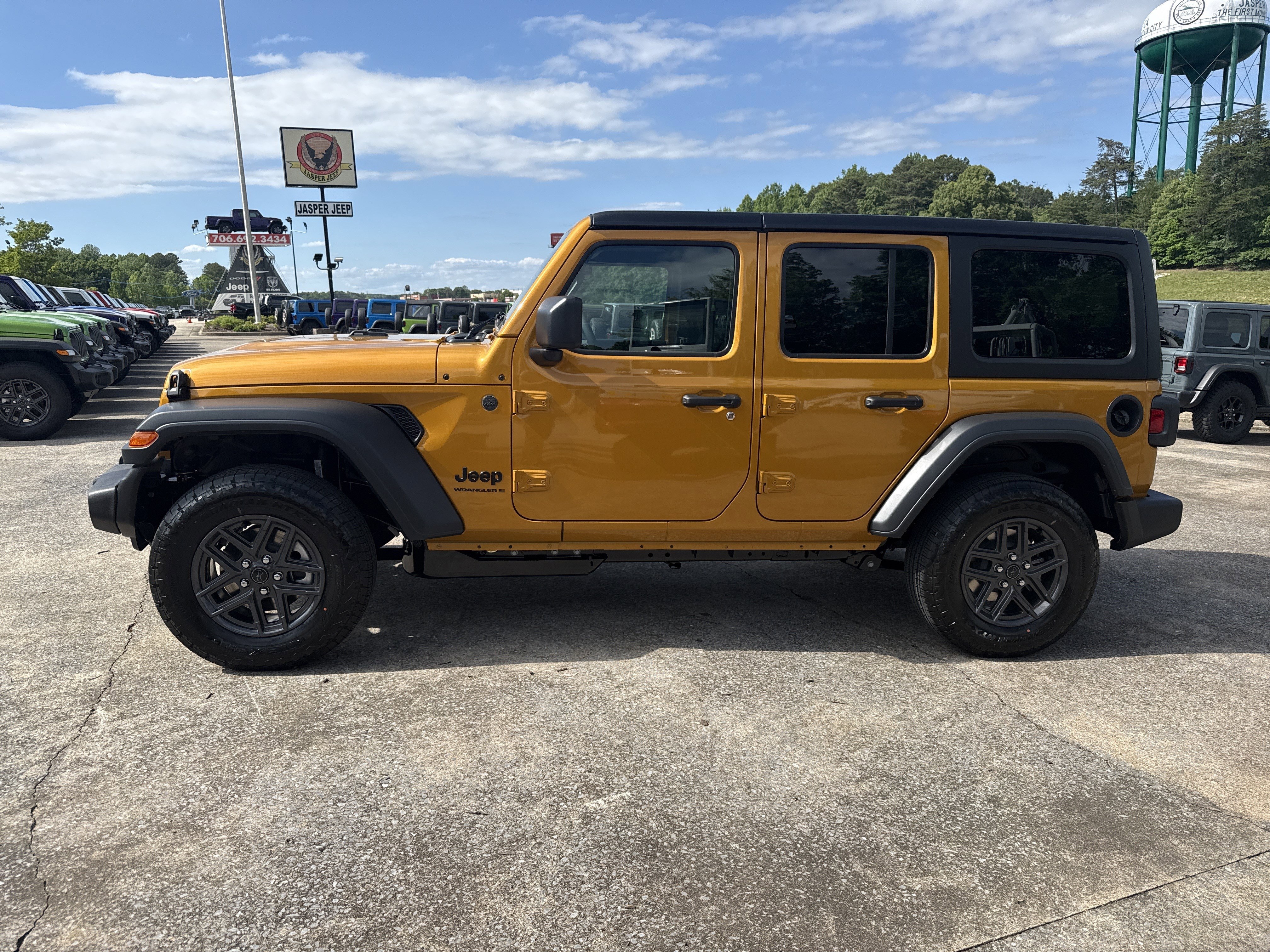 New 2026 Goldilocks Jeep Sport S image 4