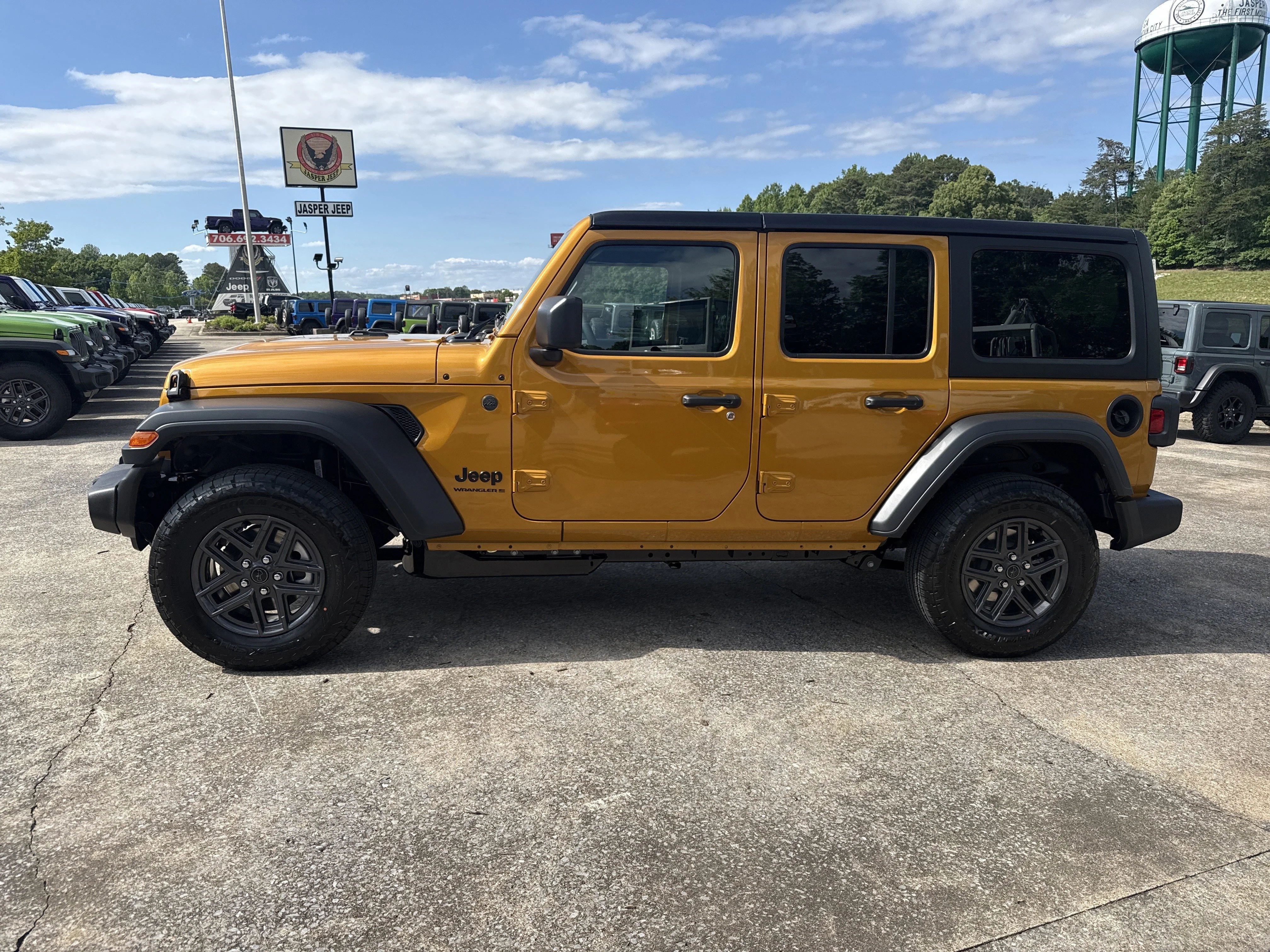 New 2026 Goldilocks Jeep Sport S image 4