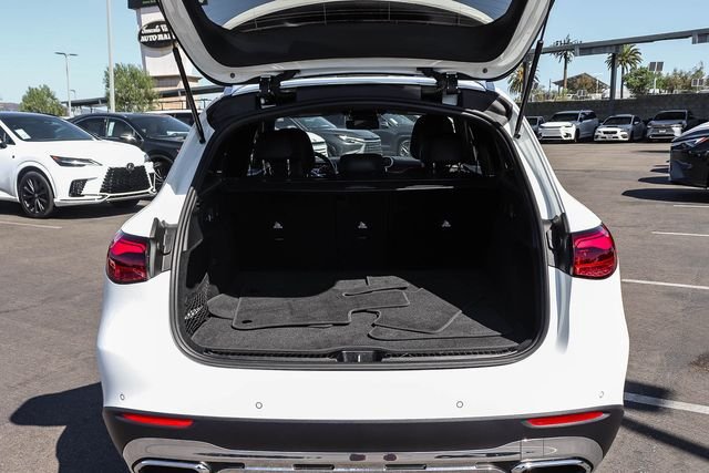 Used 2025  Mercedes-Benz GLC 300 image 30