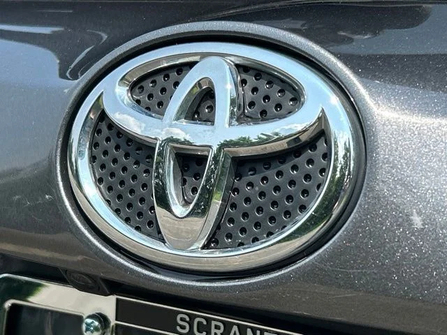 Used 2018 Gray Toyota LE image 16