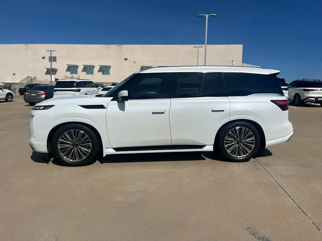 Certified Used 2026 Radiant White INFINITI LUXE image 8