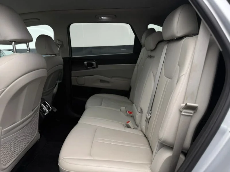 Used 2022  Kia S Sport Utility 4D image 33