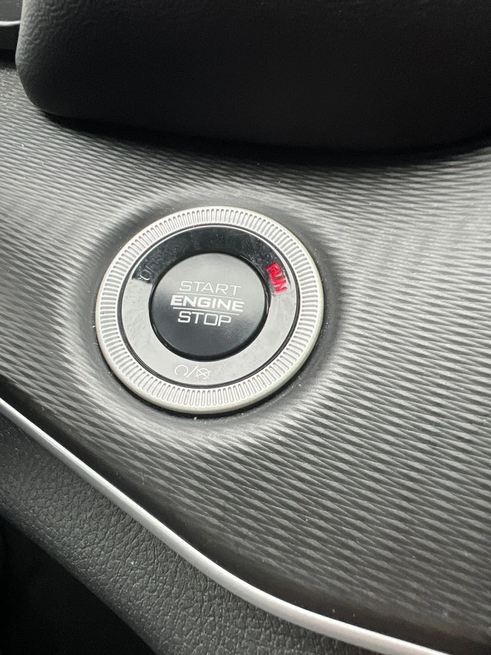 Used 2025 White Jeep Laredo X image 29