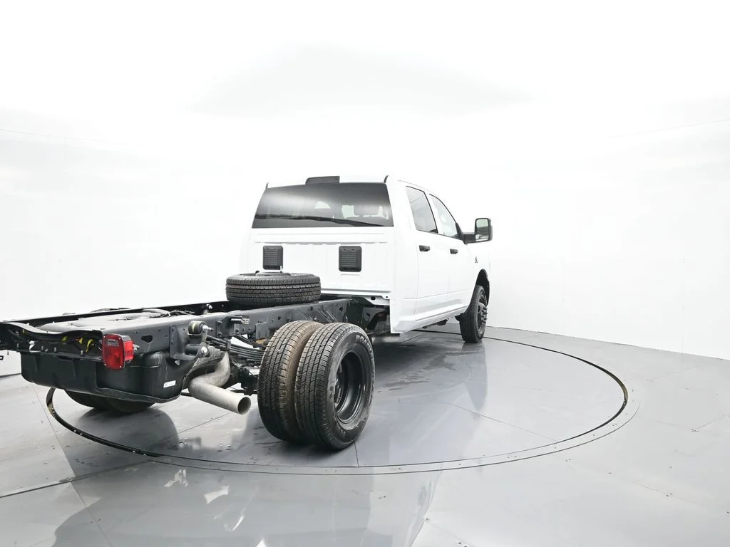 2026 RAM 3500 Chassis Tradesman - Photo 7