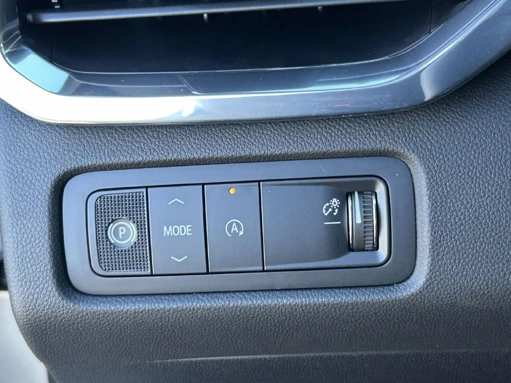 New 2027 Sterling Metallic GMC Elevation image 26