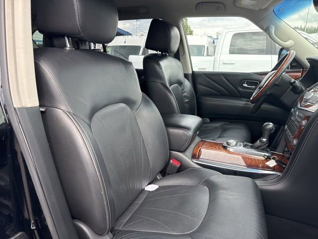 Used 2017 Black INFINITI Limited image 10