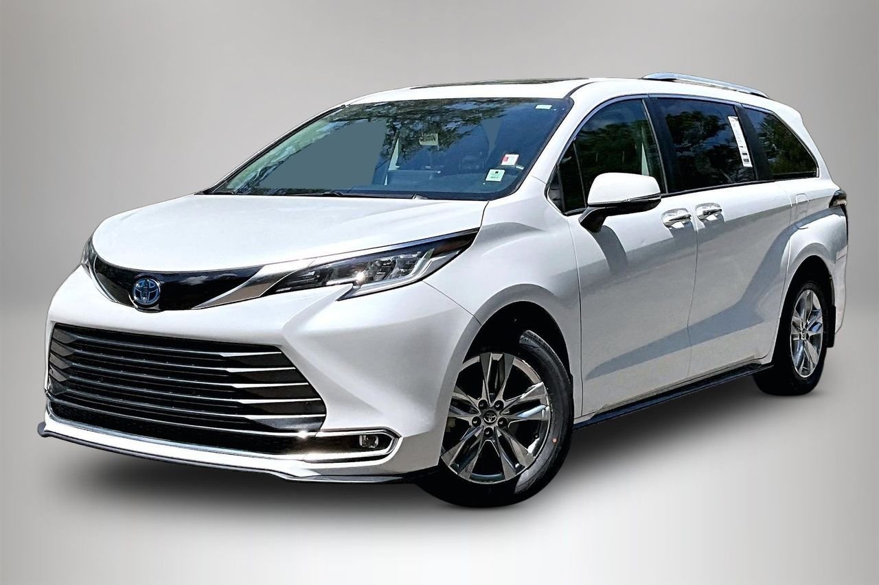 2022 Toyota Sienna Limited 7-Passenger Hybrid AWD's photo