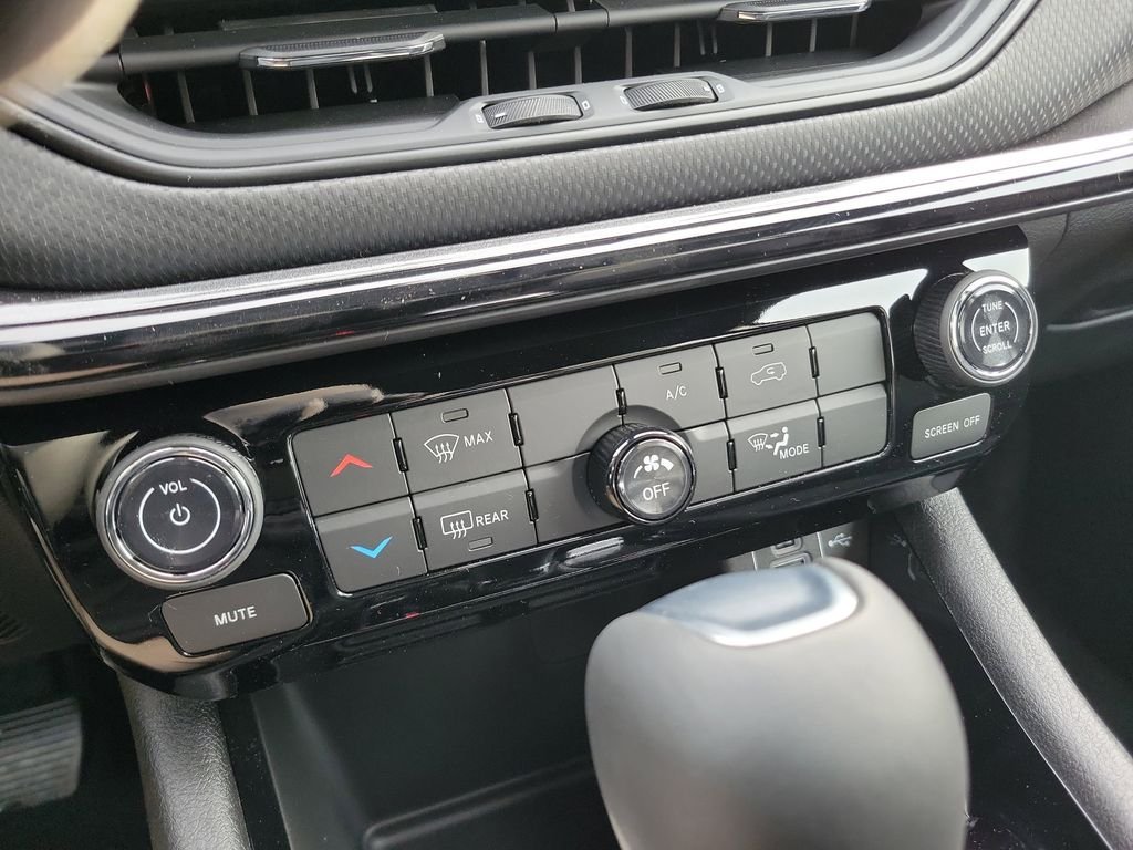 New 2026 Fathom Blue Pearl Coat Jeep Latitude image 27