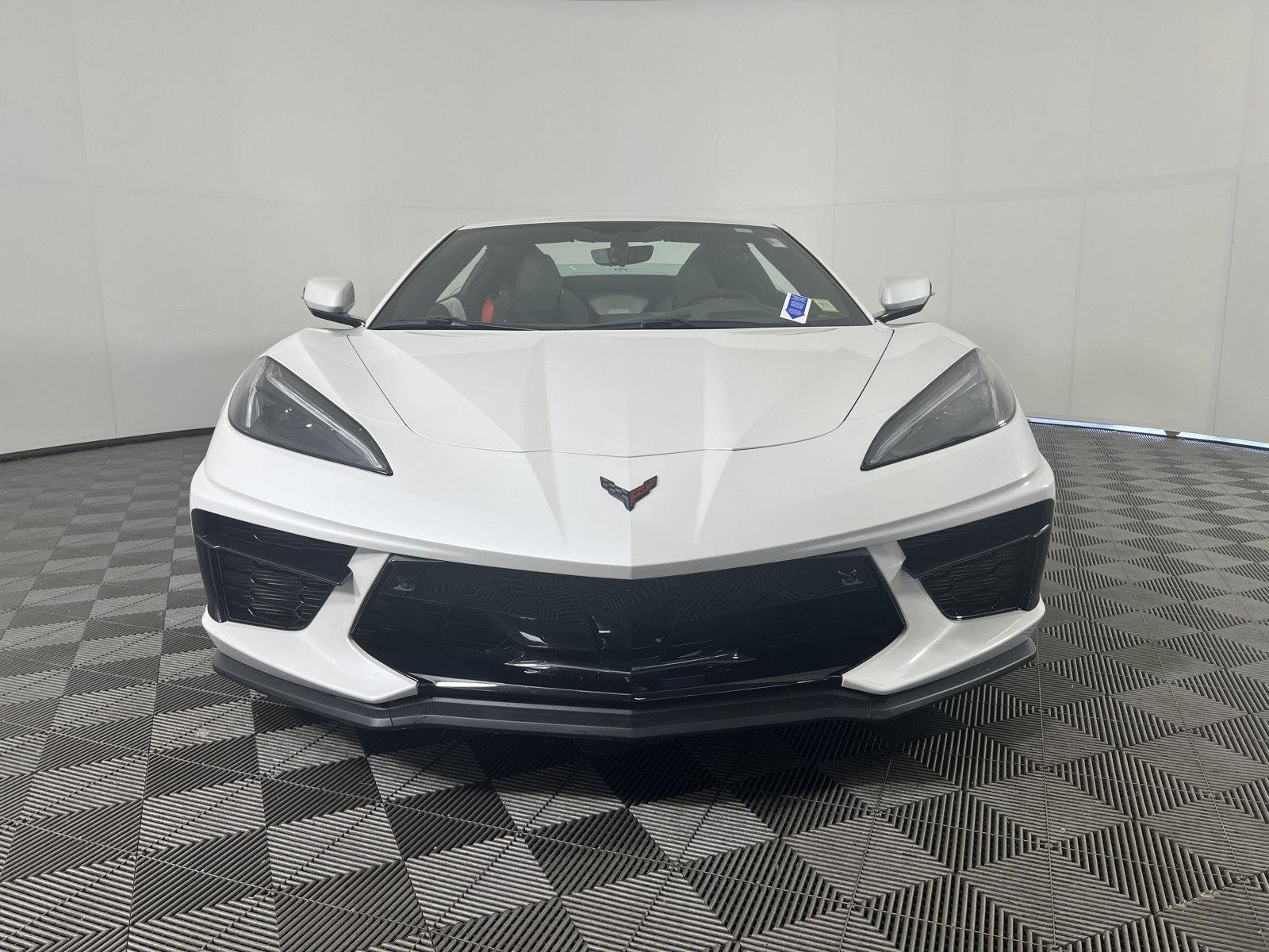 Used 2023 White Pearl Metallic Tricoat Chevrolet Stingray image 29
