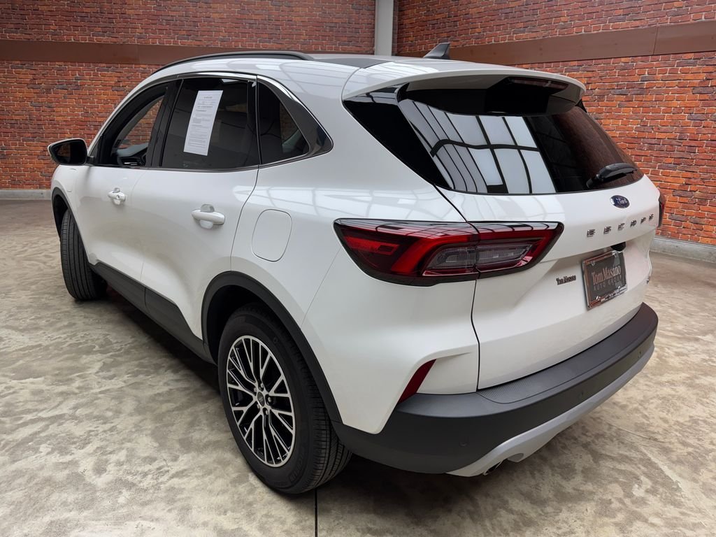 Certified 2025 Ford Escape Plug-in hybrid PHEV with VIN 1FMCU0E11SUA41344 for sale in Reading, PA