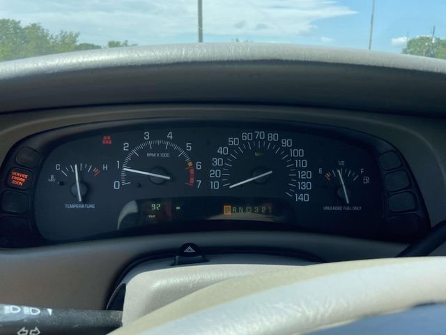Used 2000 Green Buick Base image 17