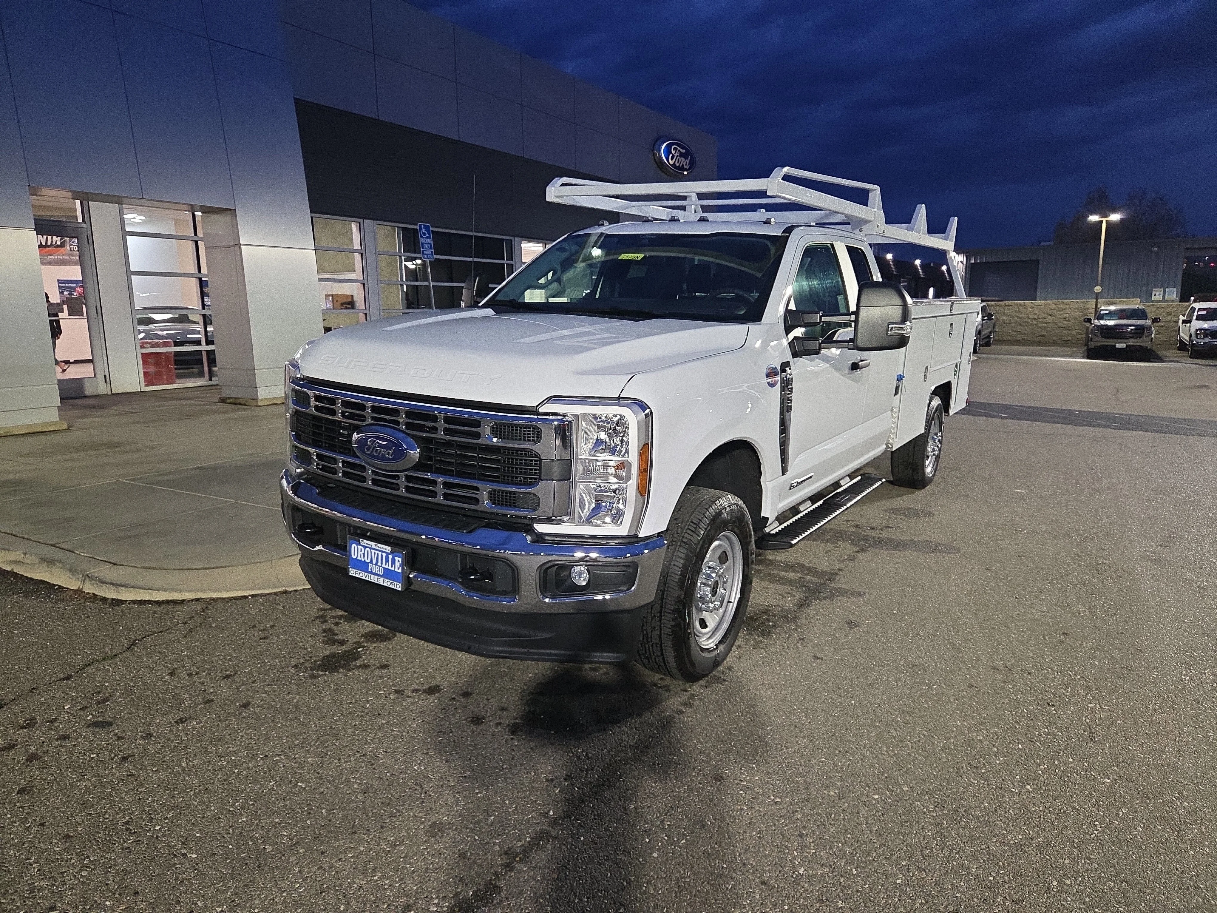 2026 Ford F-350 XL 4x4 SuperCab 168-In SRW's photo