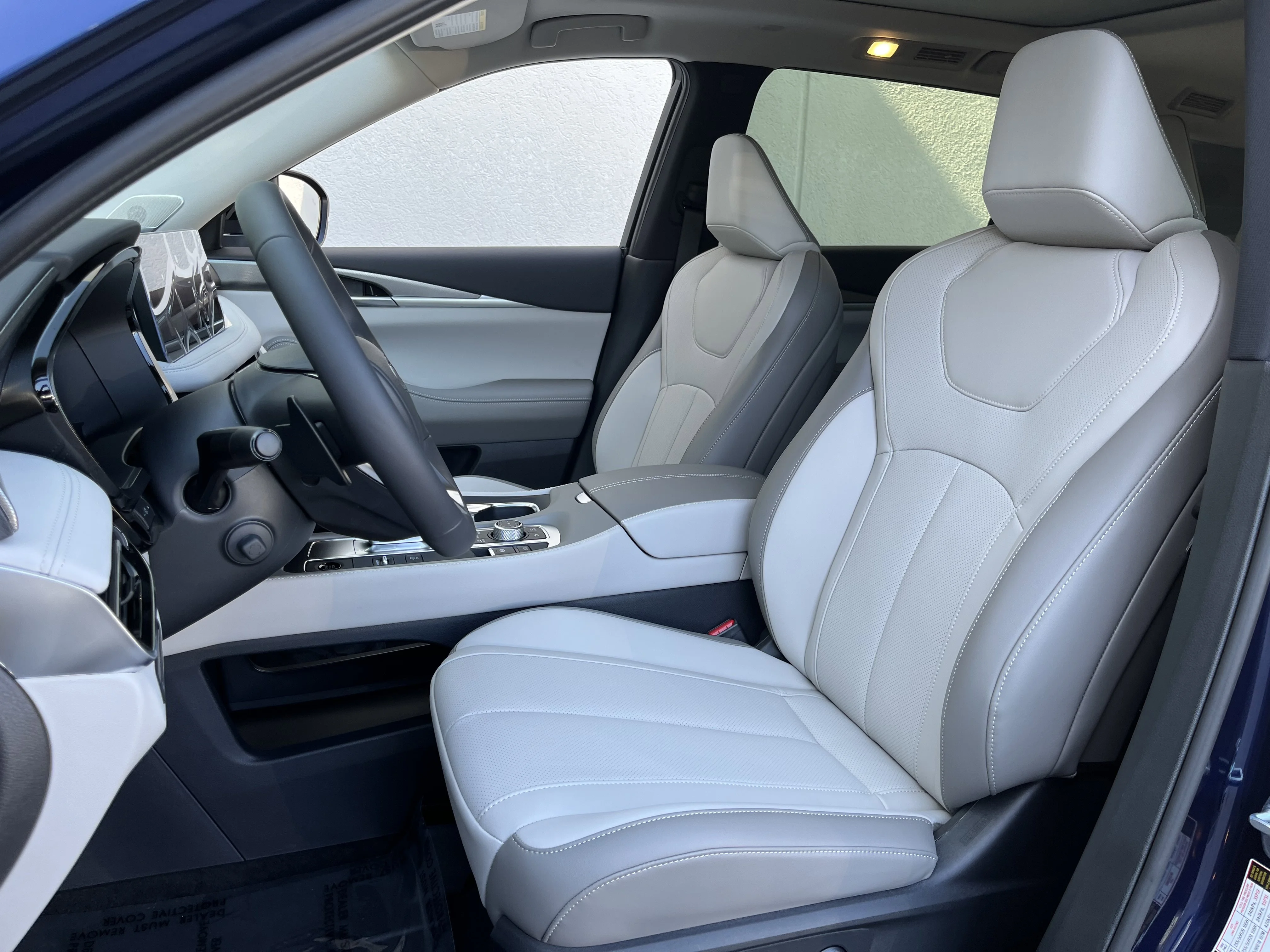 New 2027 Grand Blue INFINITI LUXE image 13