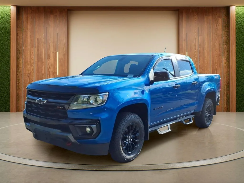 Used 2022 Blue Chevrolet Z71 image 26