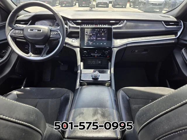 Used 2023 Red Jeep Altitude image 14