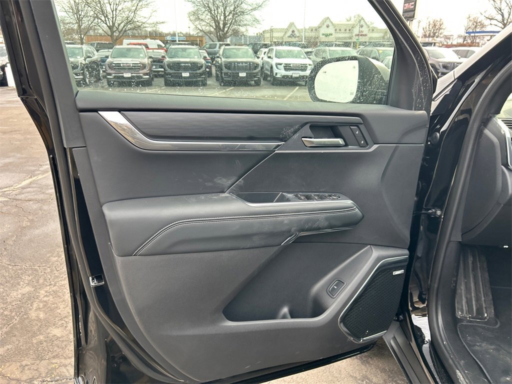 2026 GMC ACADIA - Image 14