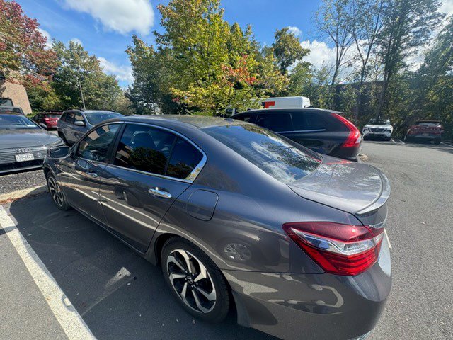 Used 2016 Red Honda EX image 3