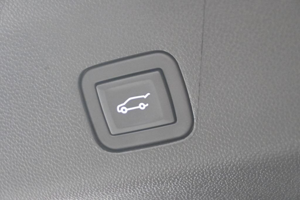 2024 GMC Yukon Denali Ultimate - Photo 43