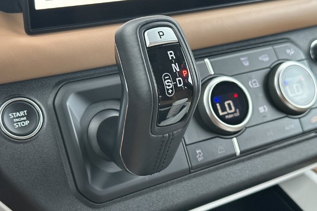 Used 2025 Black Land Rover S image 21