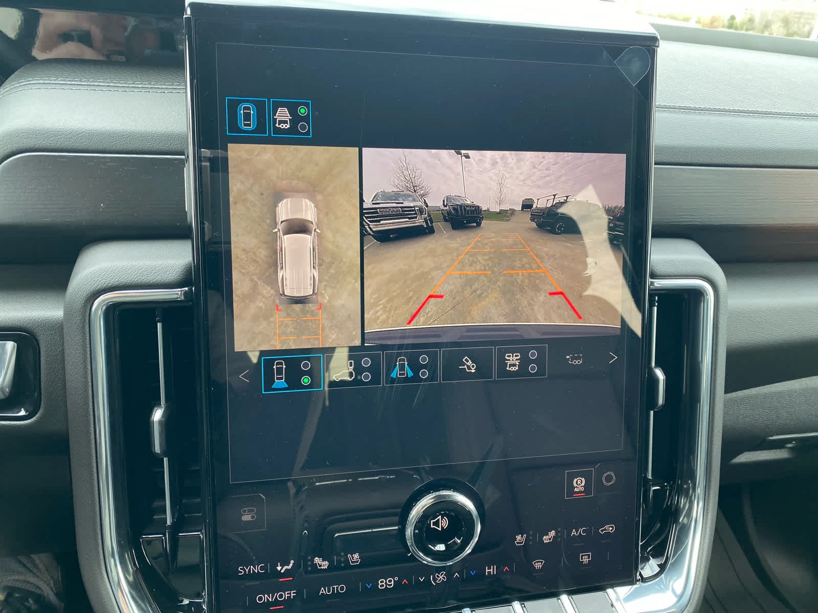 2026 GMC Yukon Denali - Photo 21