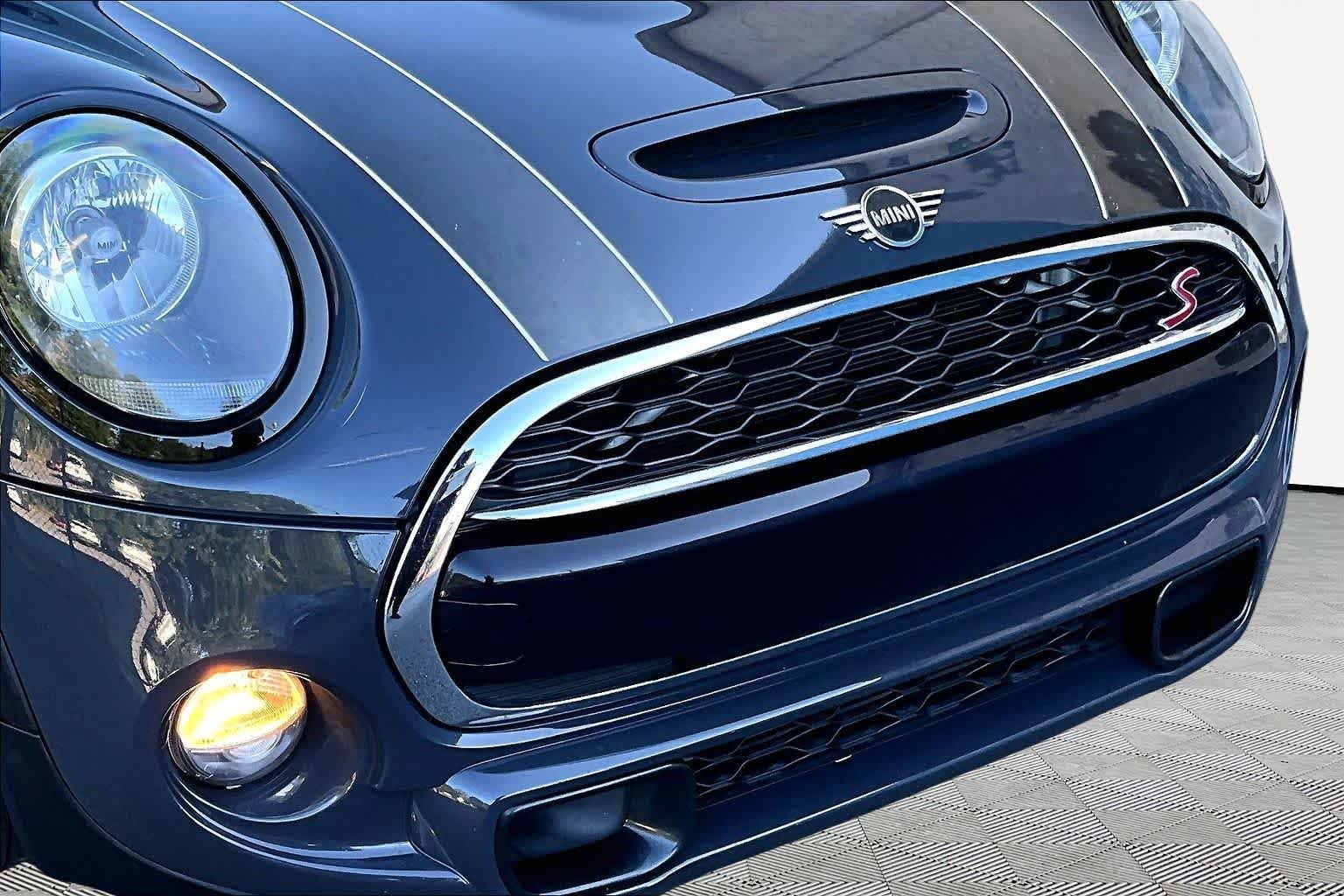 Used 2019 Thunder Grey Metallic MINI Cooper S image 30