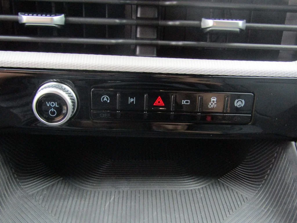 New 2027 Avalanche Gray Ford Active image 27