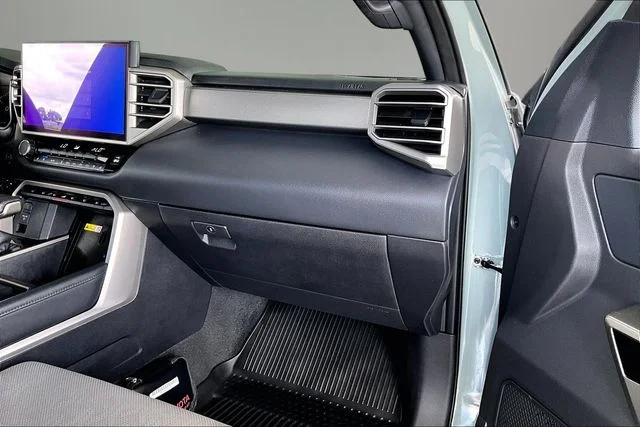 Used 2025  Toyota Limited image 21