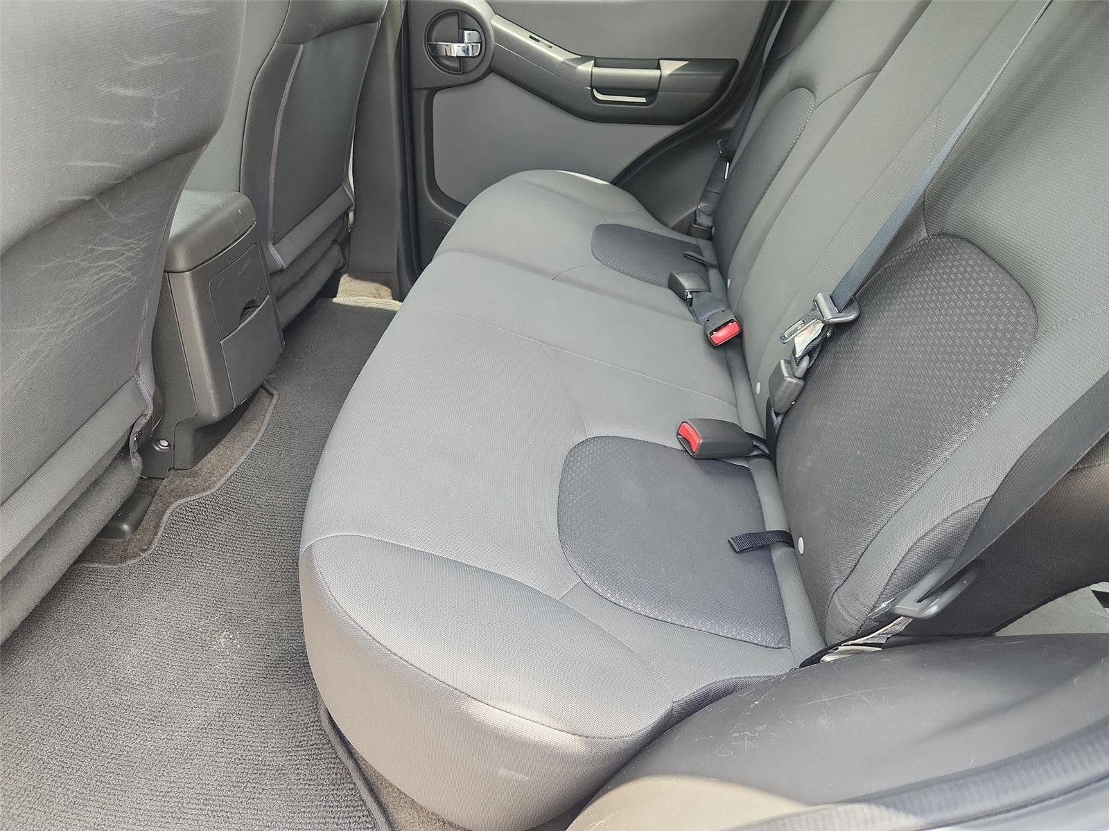 Used 2010 Silver Nissan S image 20