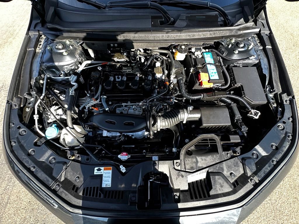 Used 2024  Honda LX image 15