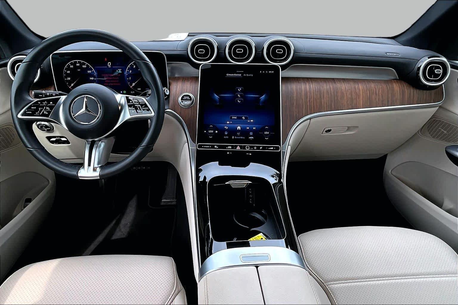Used 2025 Starling Blue Metallic Mercedes-Benz GLC 300 image 15