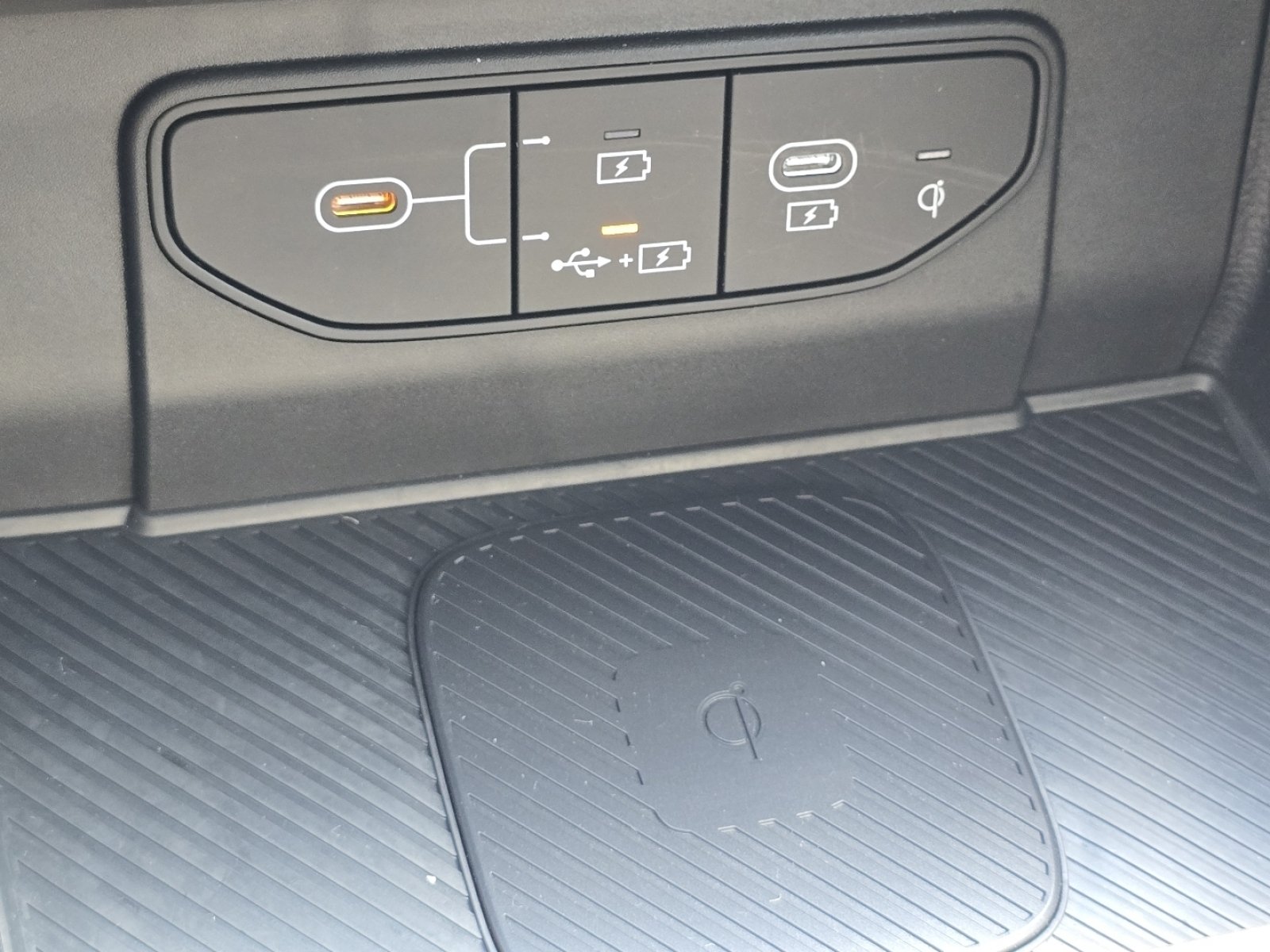 Used 2026 Red Kia X-Line image 8