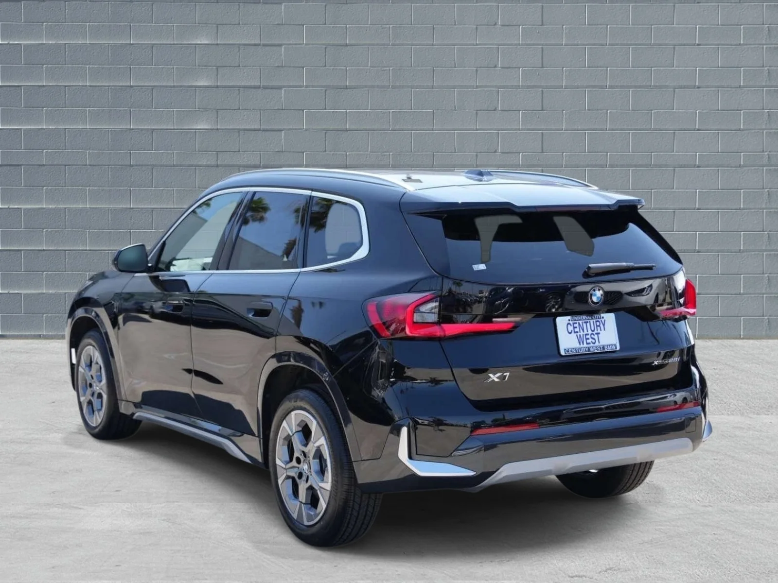 New 2026 Jet Black BMW xDrive28i image 3