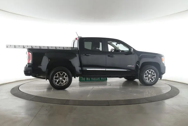 Used 2022 Black GMC AT4 w/Cloth image 6