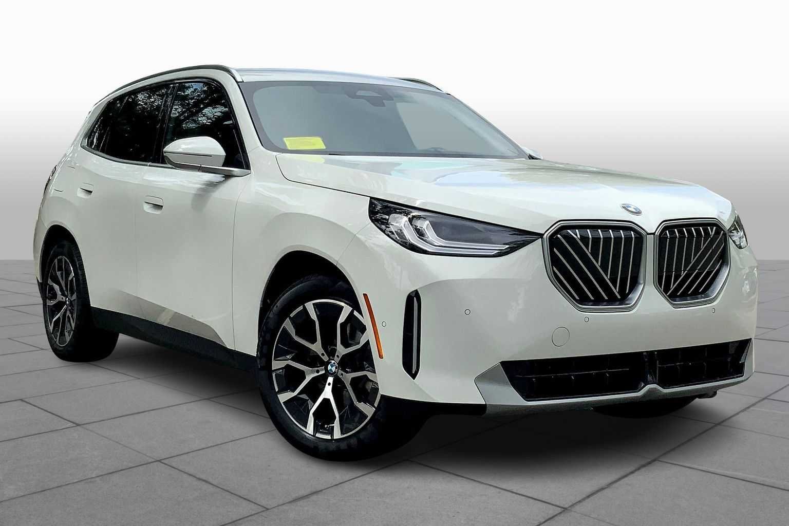 Used 2026 Alpine White BMW 30 xDrive image 2