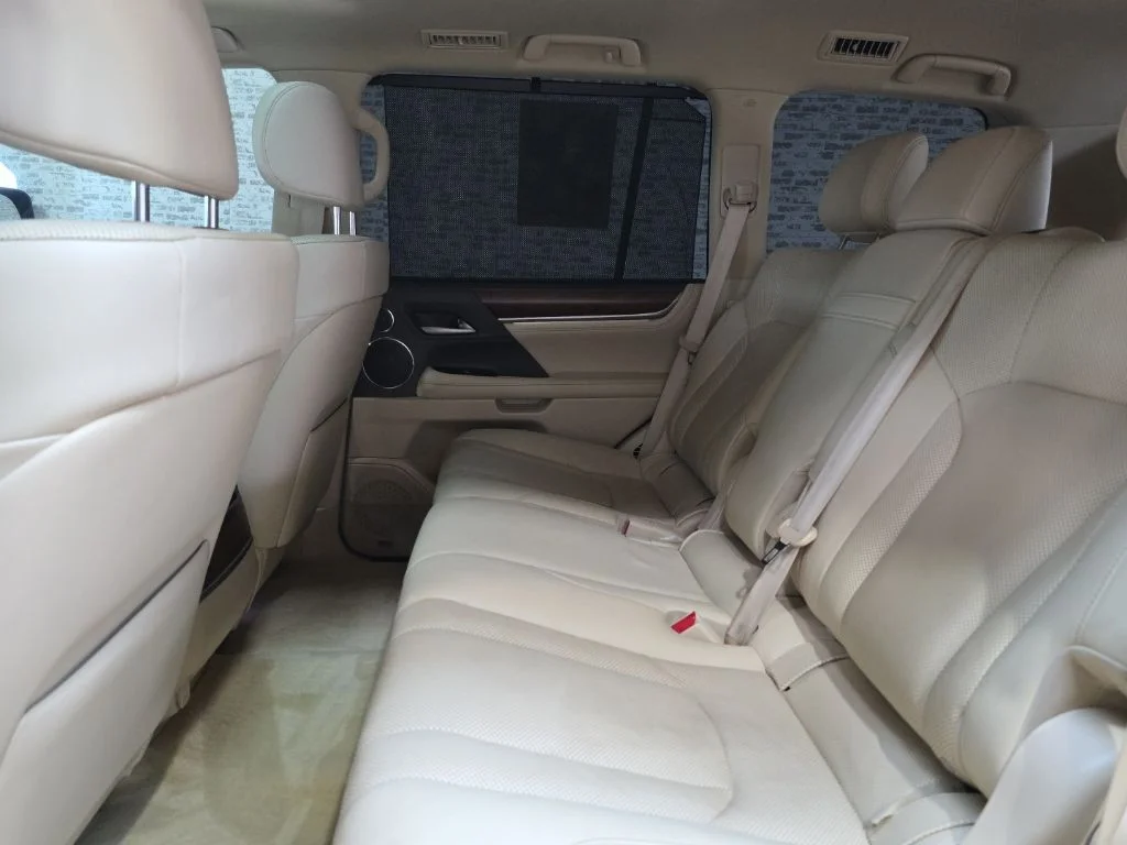 Used 2019 Black Onyx Lexus 570 image 18