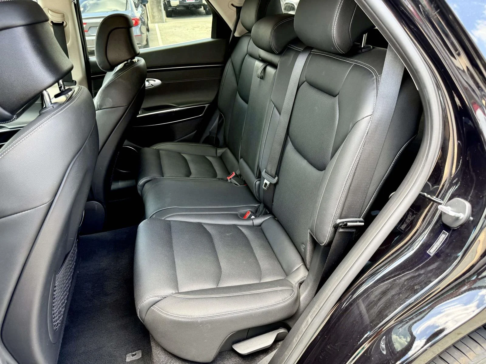Used 2025 Black Genesis 2.5T image 7