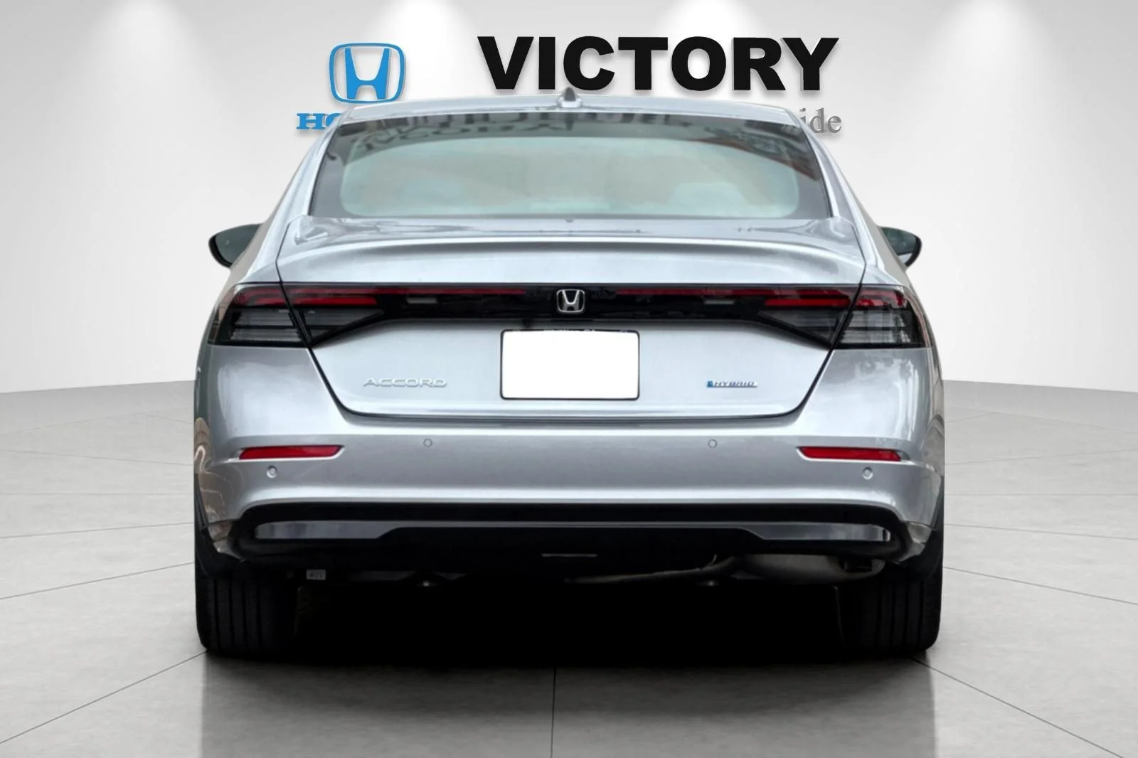Certified Used 2025 Solar Silver Metallic Honda EX-L image 4