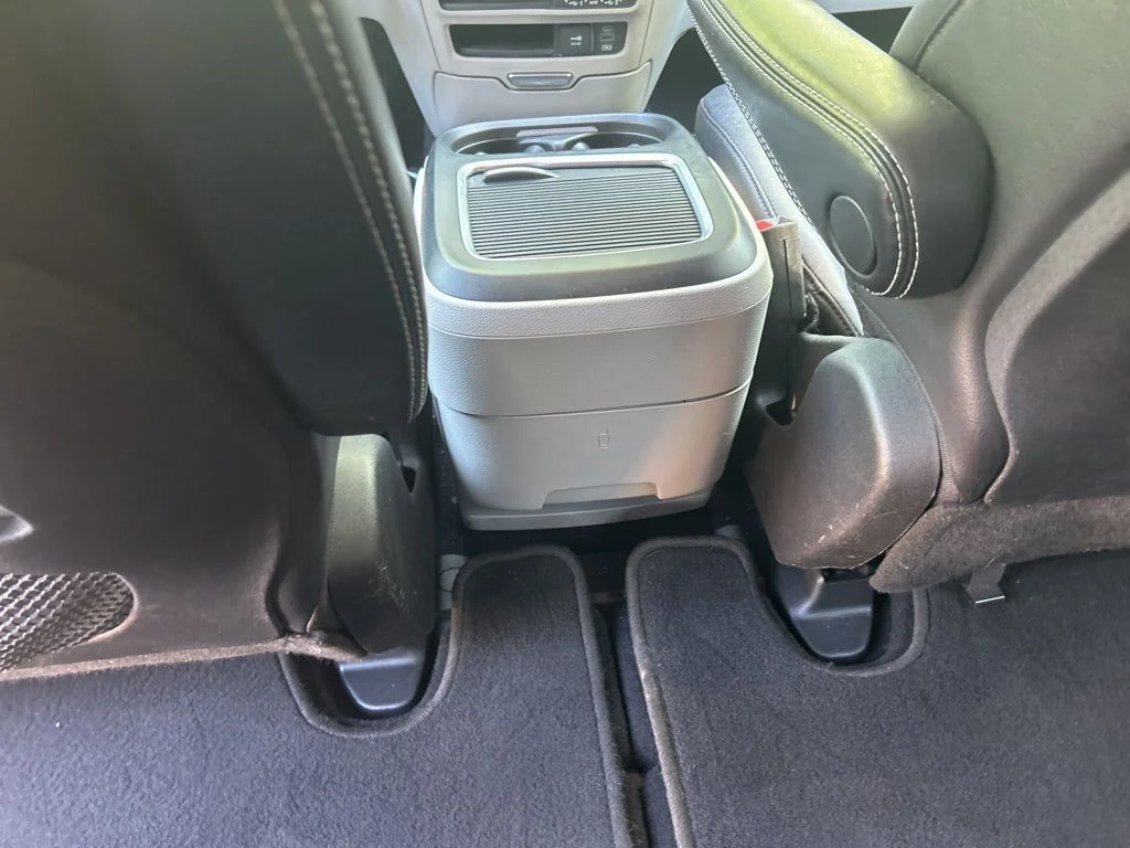 Used 2022 White Chrysler Touring L image 27