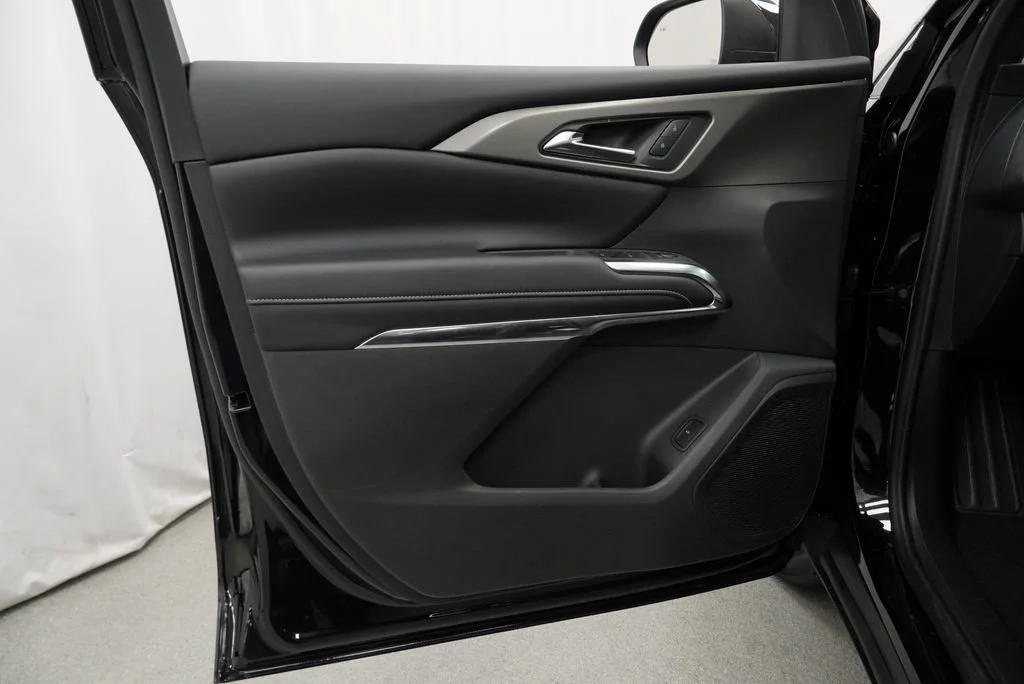 New 2027 Mosaic Black Metallic Chevrolet LT image 22