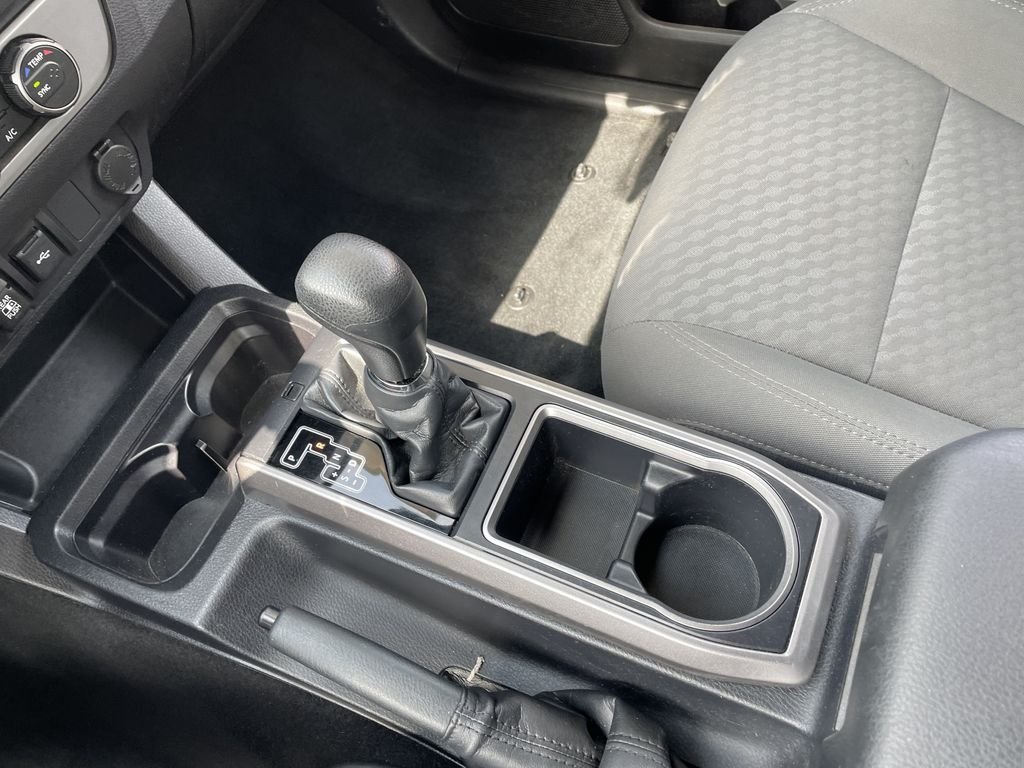 Used 2022 Red Toyota SR5 image 21