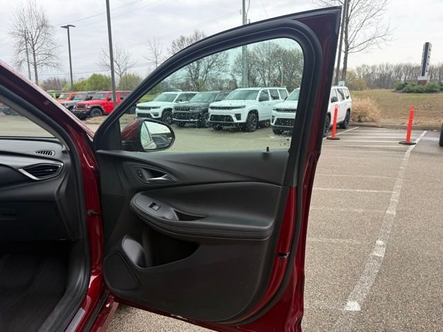 Used 2022 Red Buick Select image 29
