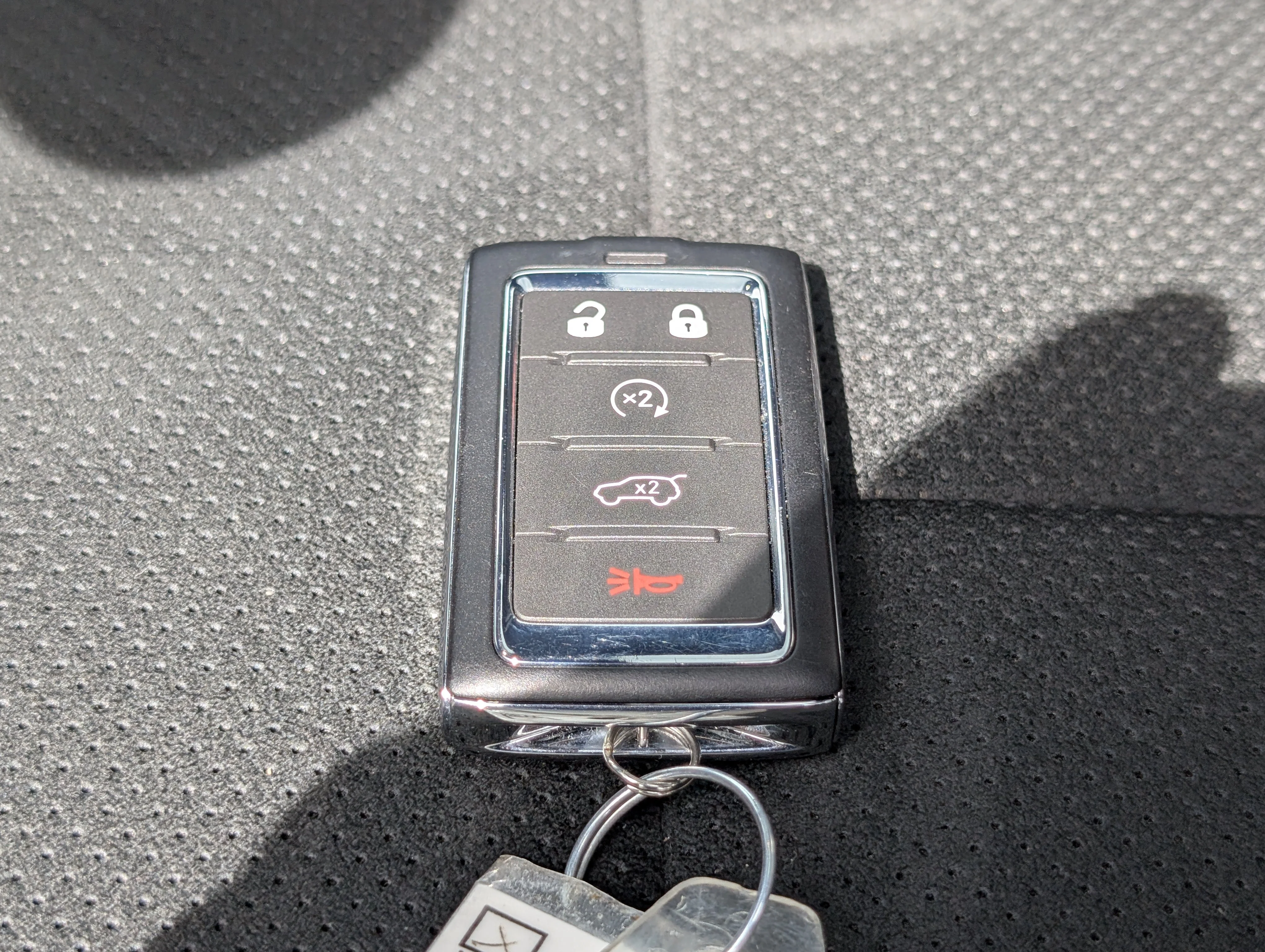 New 2025 Silver Zynith Jeep Altitude image 33